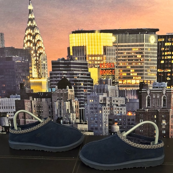 UGG Other - Kids Ugg Tasman slipper size 4 good condtion